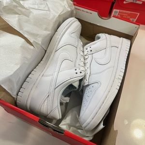 Women’s Triple White Dunk Low